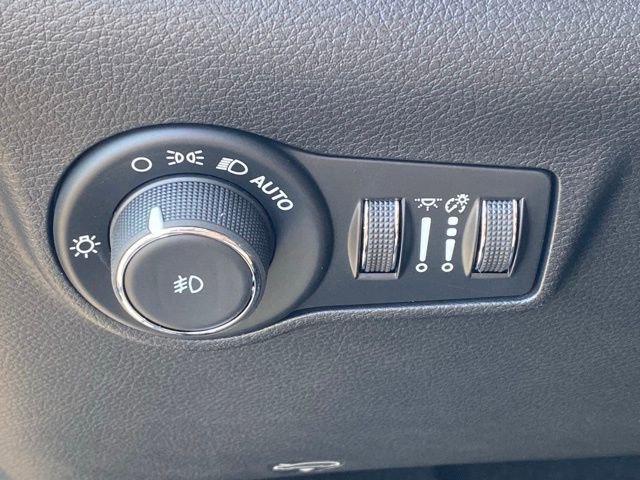 New 2025 Jeep Compass Latitude w/ Sun & Sound Group image 26