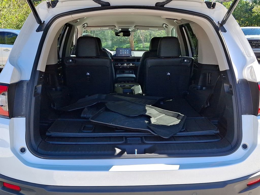 Used 2025 Honda Pilot EX-L image 32