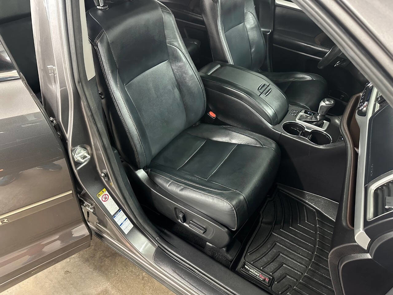 Used 2018 Toyota Highlander XLE image 33
