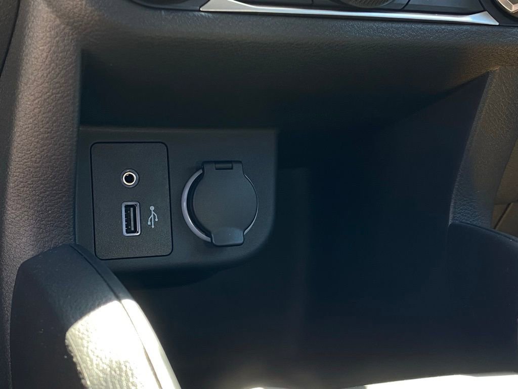 New 2025 Nissan Kicks Play S image 29