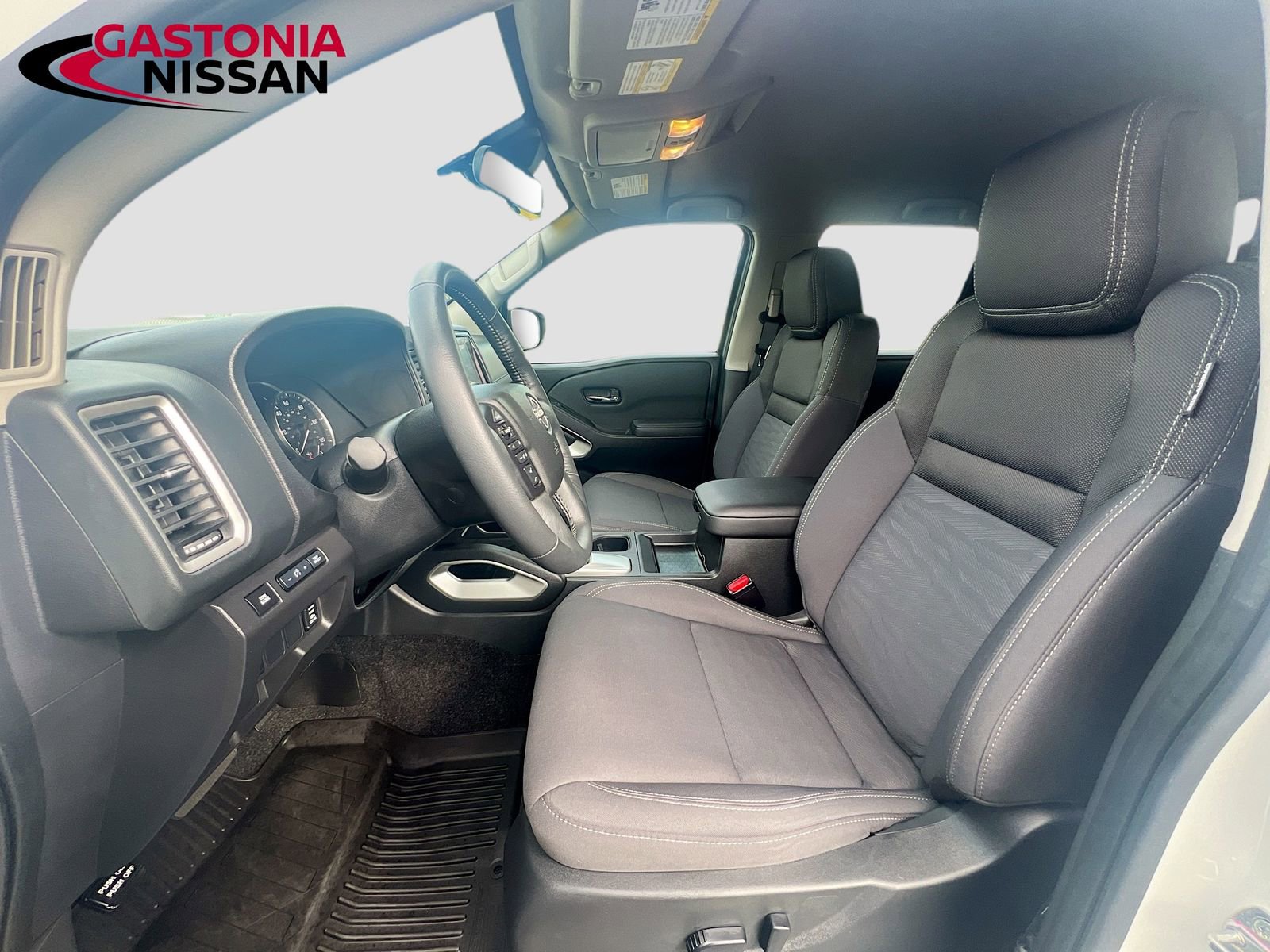 Used 2024 Nissan Frontier SV w/ Technology Package image 27