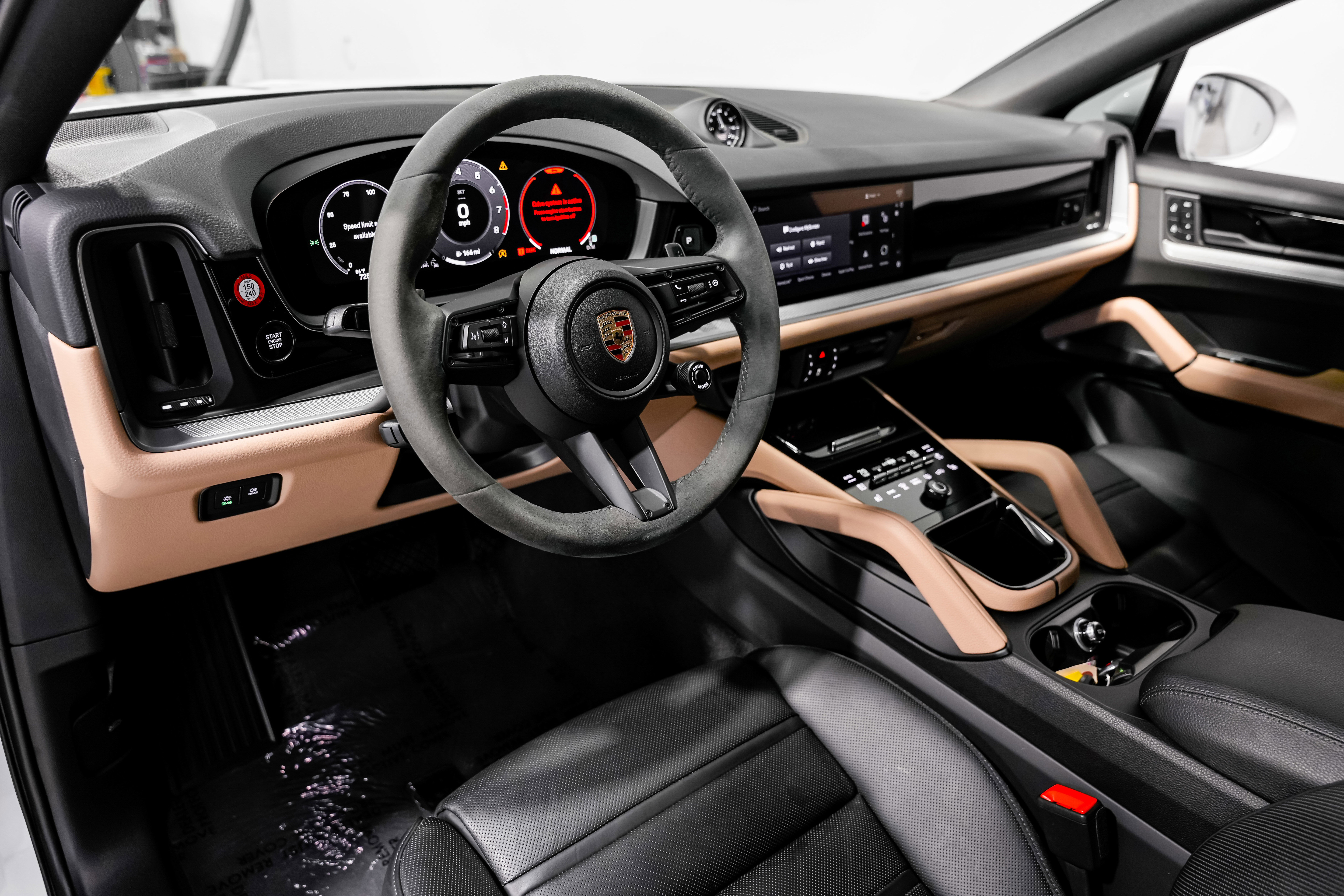 Used 2024 Porsche Cayenne Coupe w/ Premium Package Plus image 10