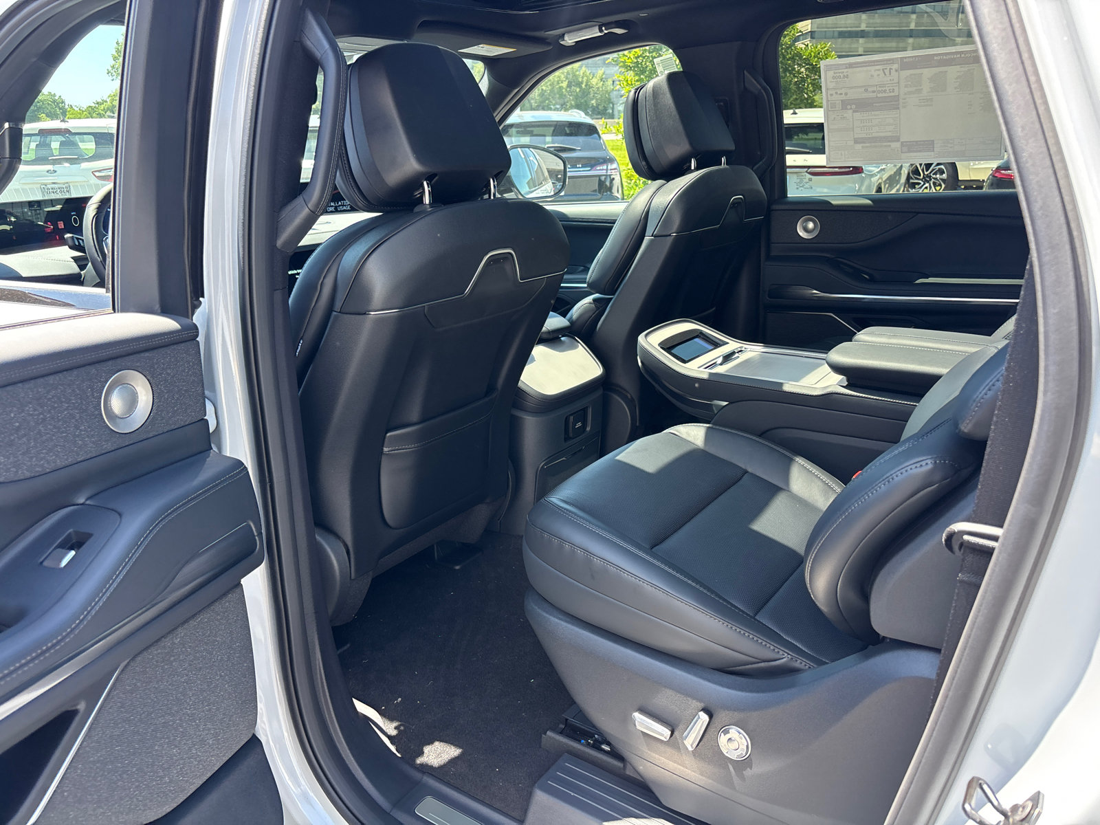 New 2026 Lincoln Navigator L Reserve w/ Jet Appearance Package AWD/4WD image 27