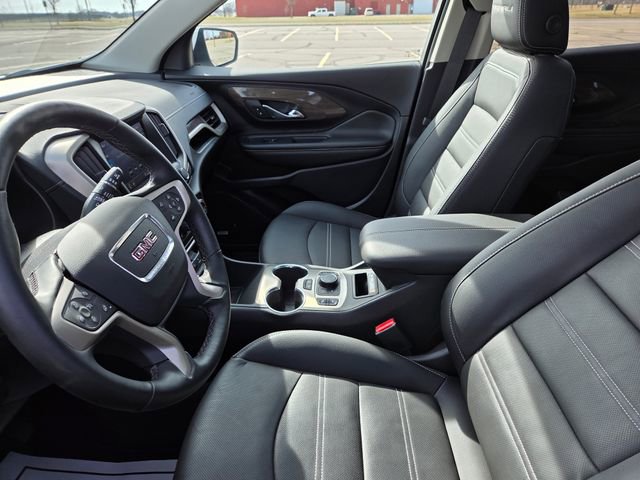 Used 2024 GMC Terrain Denali w/ Denali Premium Package image 10