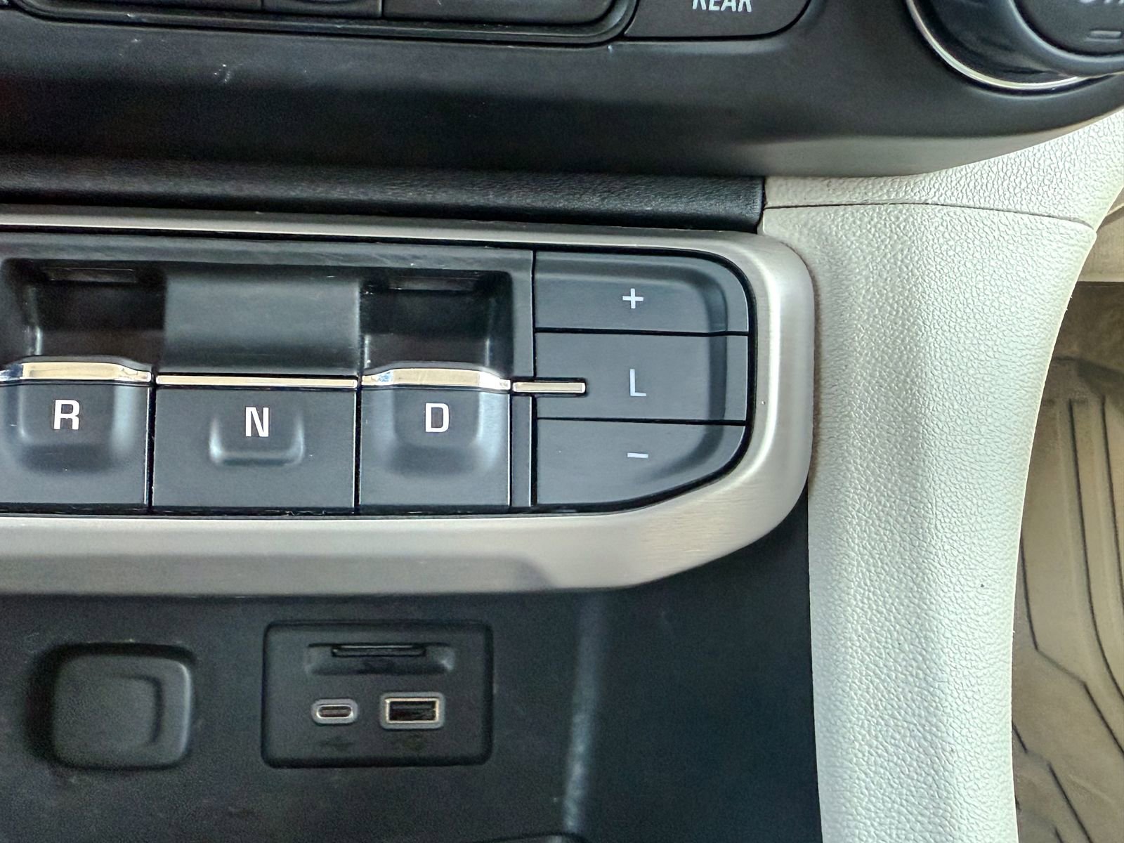 Used 2020 GMC Acadia Denali w/ Technology Package AWD/4WD image 40