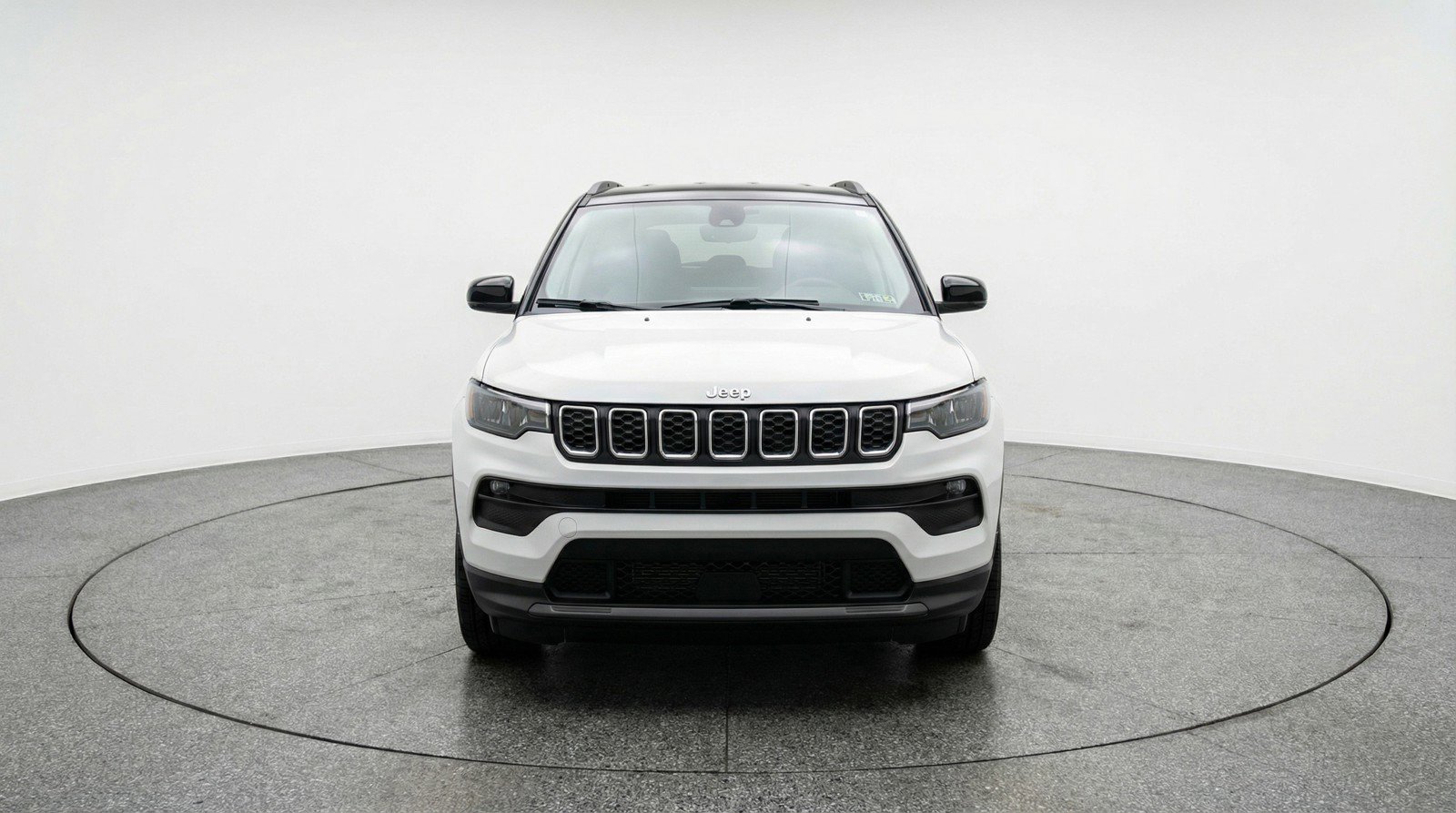 Used 2025 Jeep Compass Latitude image 2