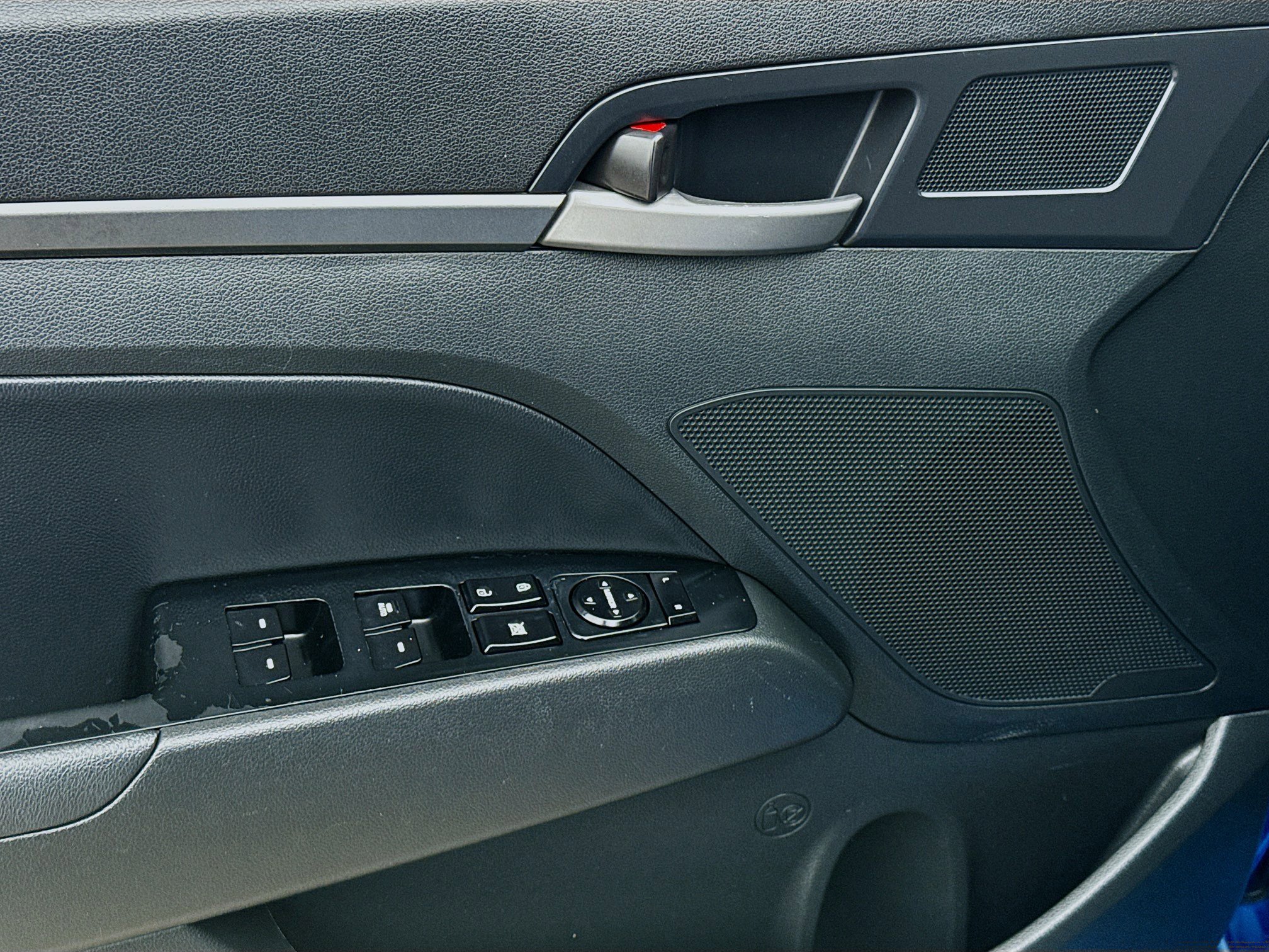 Used 2017 Hyundai Elantra Limited image 16