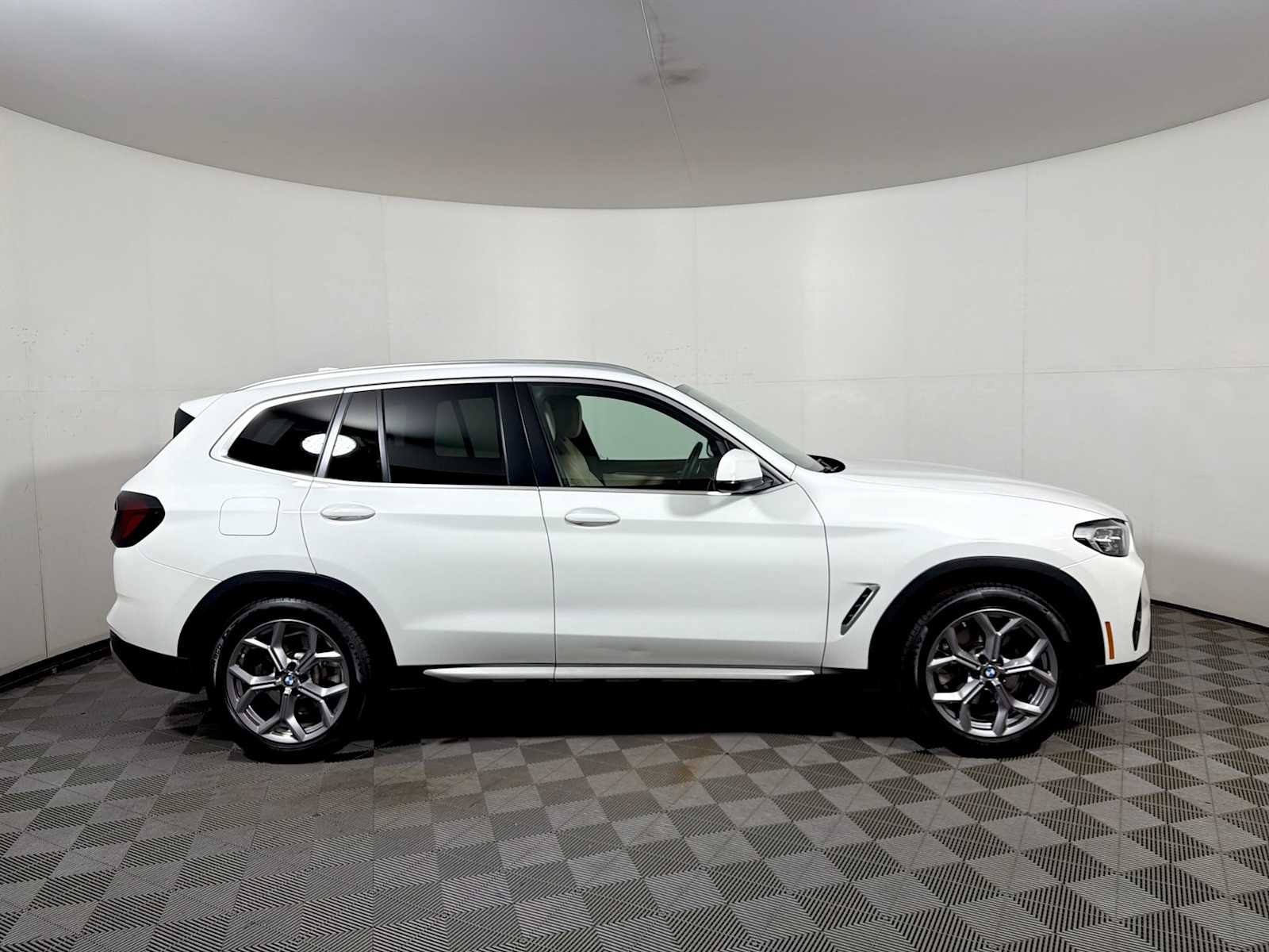 Used 2024 BMW X3 xDrive30i w/ Convenience Package AWD/4WD image 7