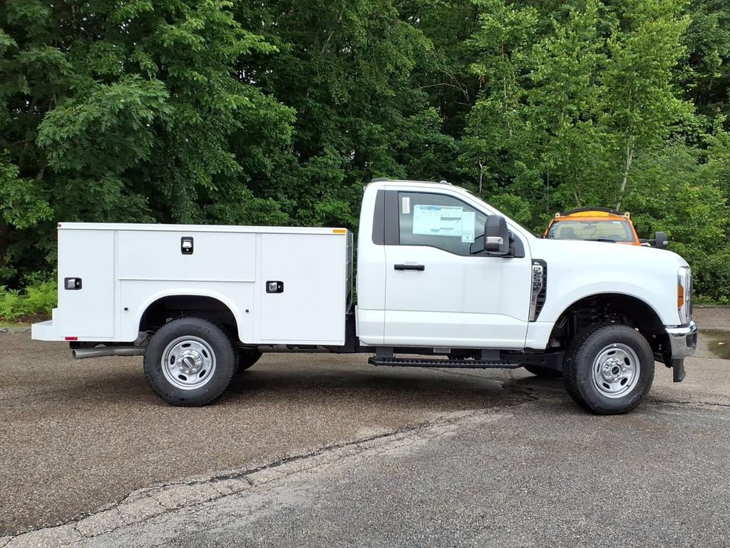 New 2025 Ford F250 XL w/ FX4 Off-Road Package AWD/4WD image 4