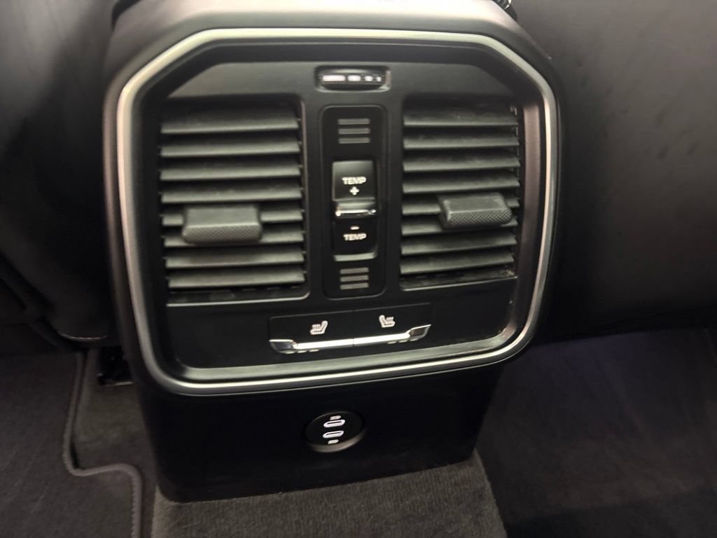 Certified 2024 Porsche Macan S AWD/4WD image 30