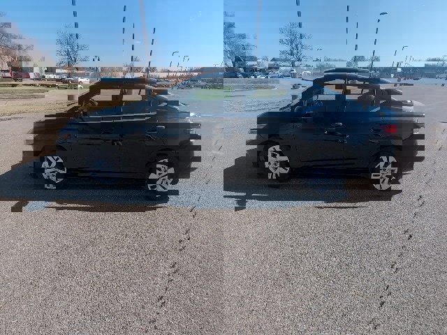 Used 2024 Nissan Sentra S image 6