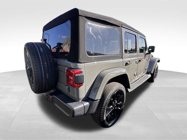 Used 2022 Jeep Wrangler Unlimited Sahara w/ Cold Weather Group AWD/4WD image 6