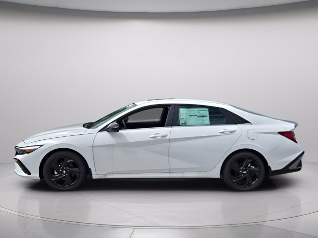 New 2026 Hyundai Elantra SEL Sport Premium FWD image 2