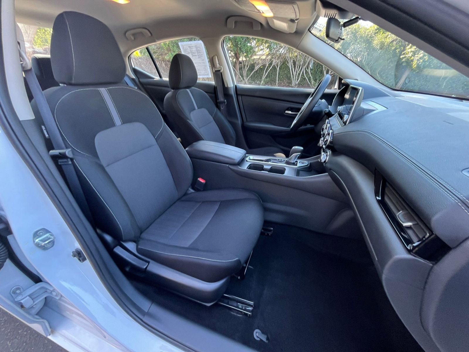 Used 2025 Nissan Sentra SV image 34