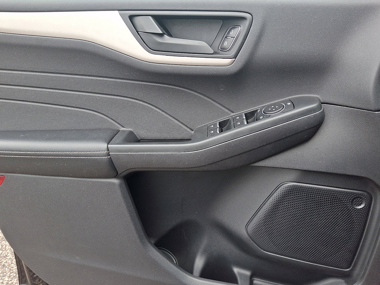 Certified 2022 Ford Escape SE w/ SE Sport Appearance Package AWD/4WD image 20