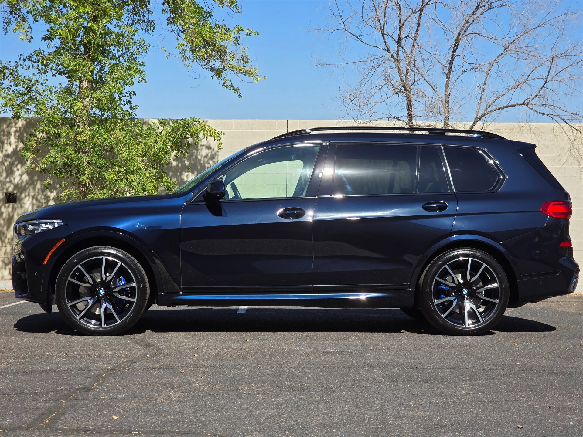 Used 2019 BMW X7 xDrive50i w/ M Sport Package AWD/4WD image 7