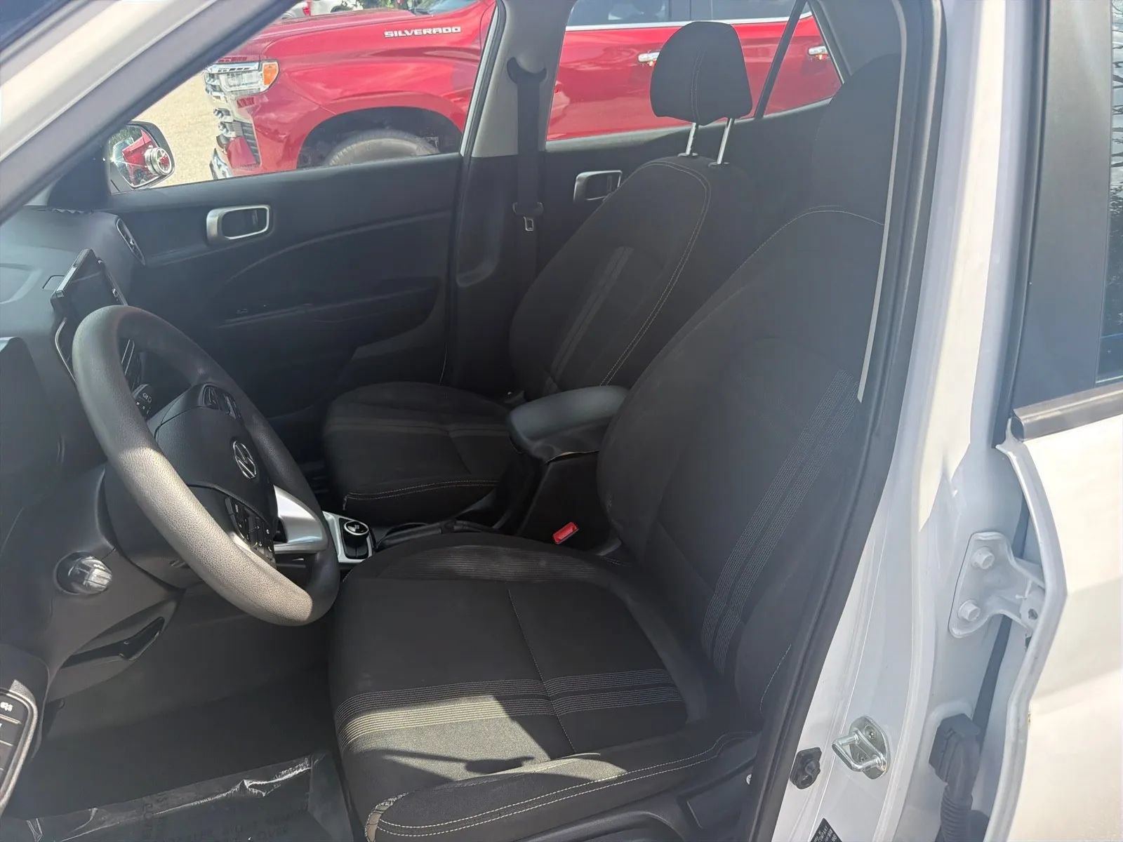 Used 2020 Hyundai Venue SEL FWD image 11