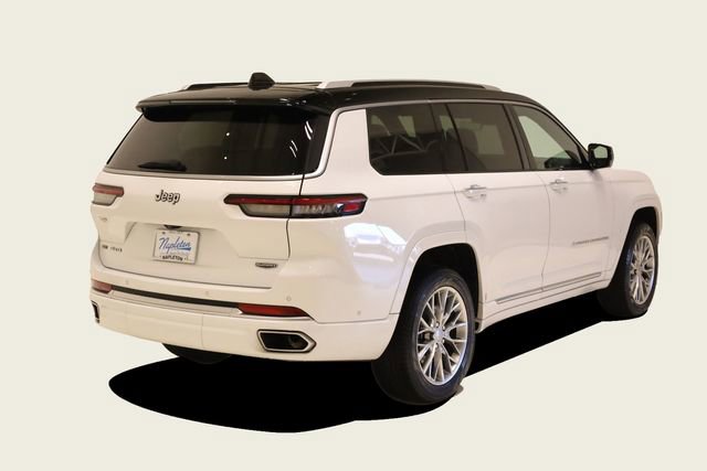 Used 2023 Jeep Grand Cherokee L Summit w/ Luxury Tech Group V AWD/4WD image 6