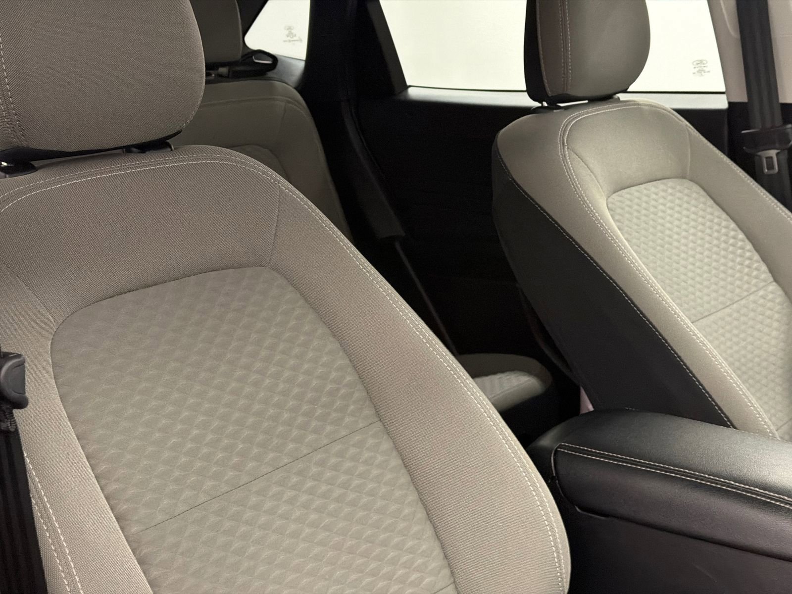 Used 2022 Ford Escape SE image 9