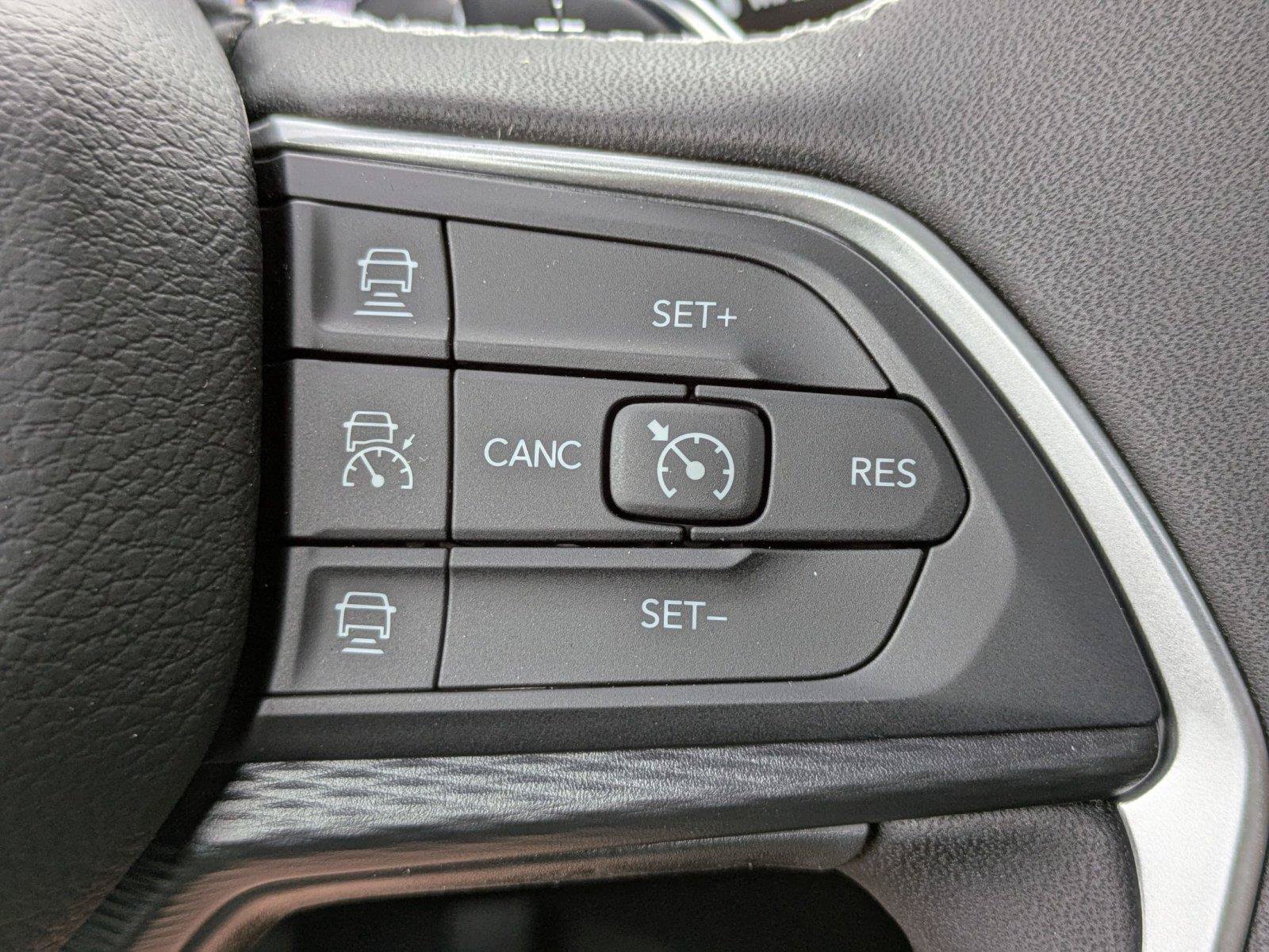 New 2025 Jeep Grand Cherokee L Altitude AWD/4WD image 16