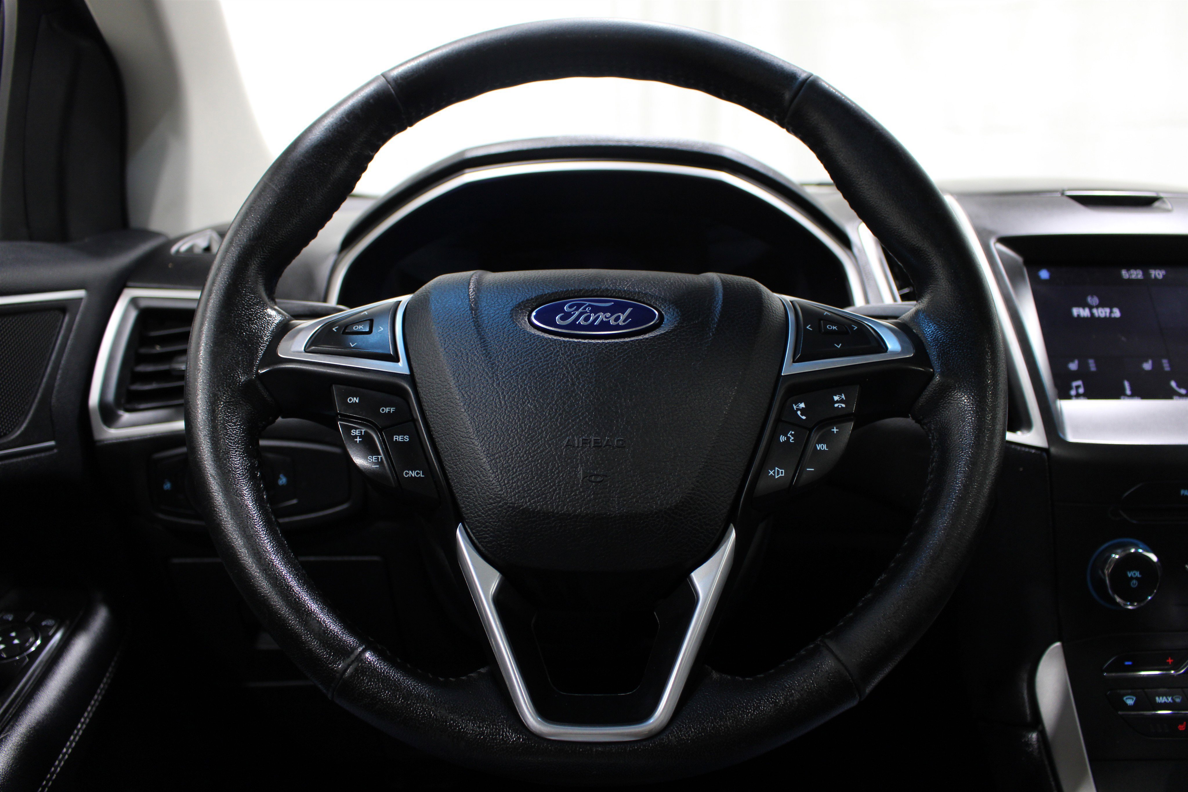 Used 2017 Ford Edge SEL w/ Equipment Group 201A FWD image 10