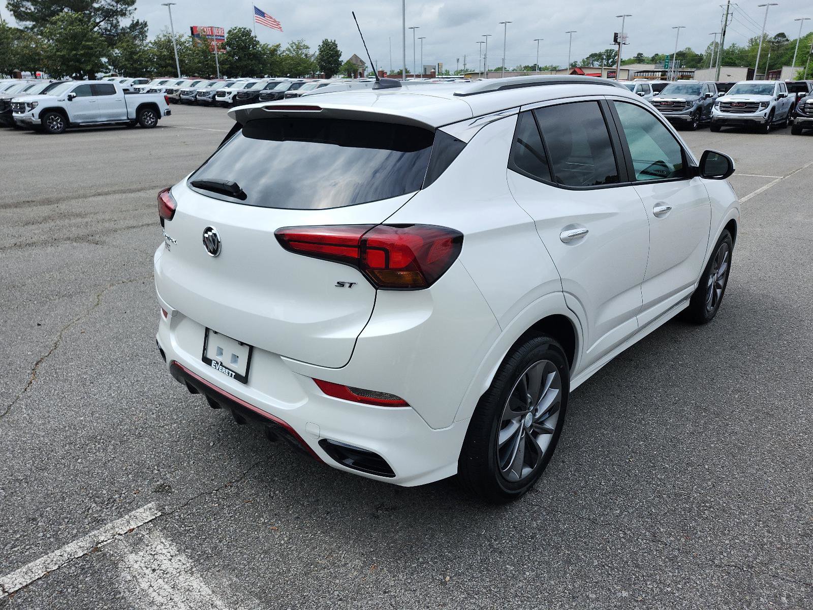 Used 2023 Buick Encore GX Select w/ Experience Buick Package image 3