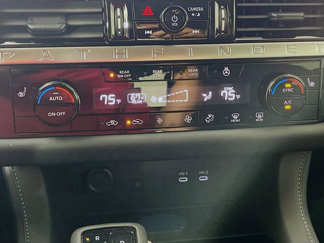 Used 2026 Nissan Pathfinder SL image 16