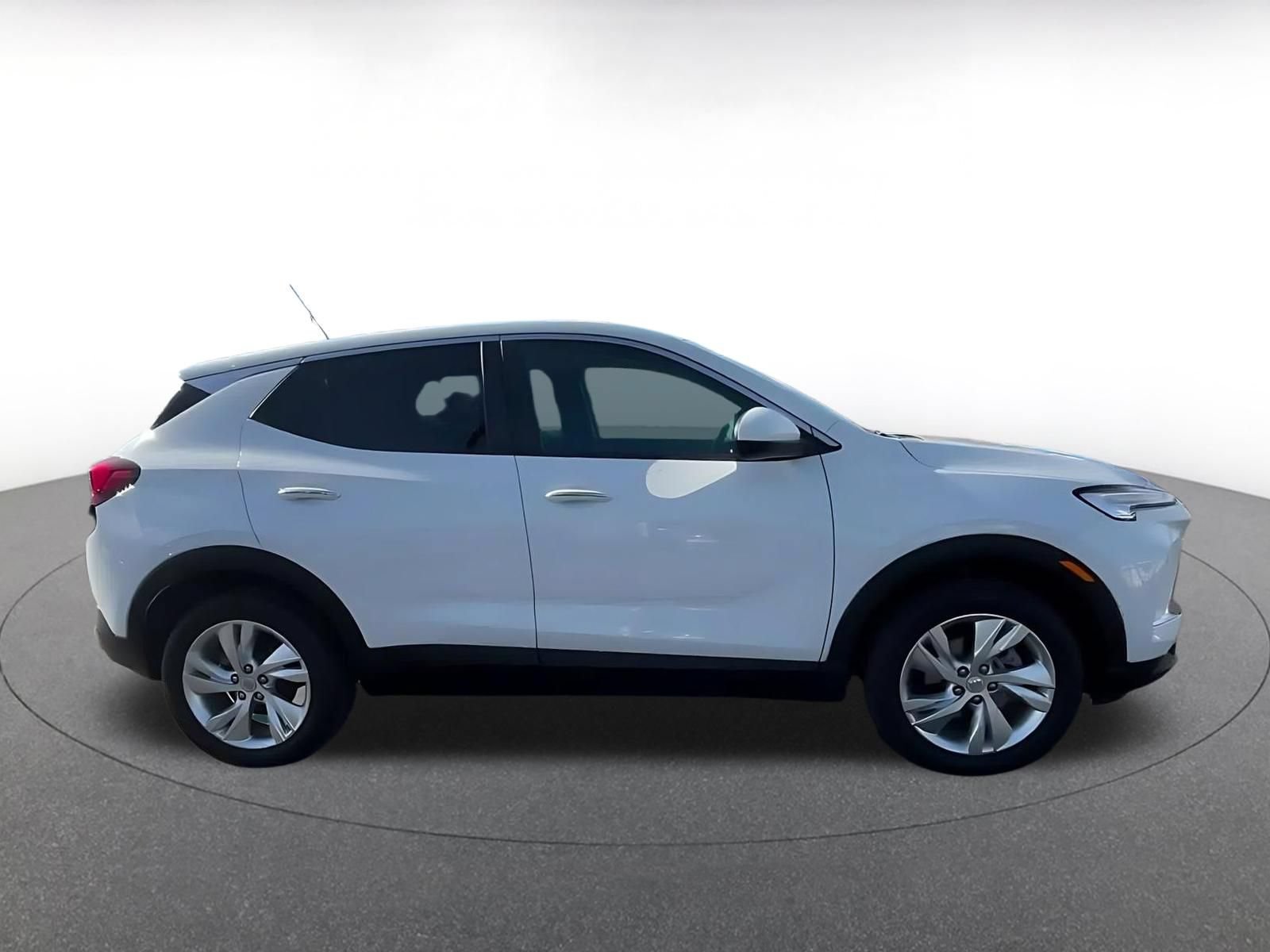 Used 2025 Buick Encore GX Preferred AWD/4WD image 16