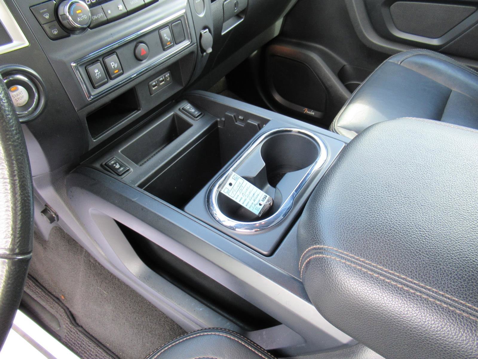 Used 2019 Nissan Titan SL w/ Midnight Edition RWD image 18