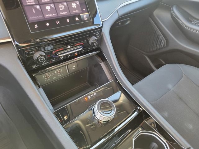 Used 2023 Jeep Grand Cherokee L Laredo image 30