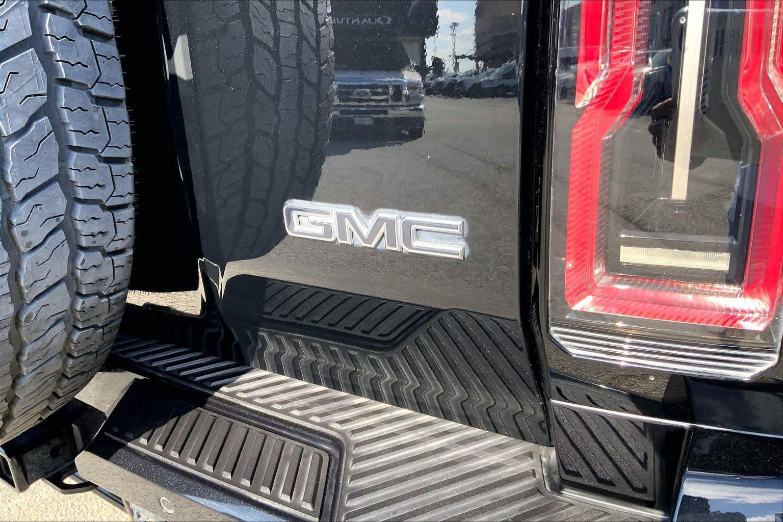 Used 2024 GMC Hummer EV 3X w/ LPO, Illumination Package AWD/4WD image 9