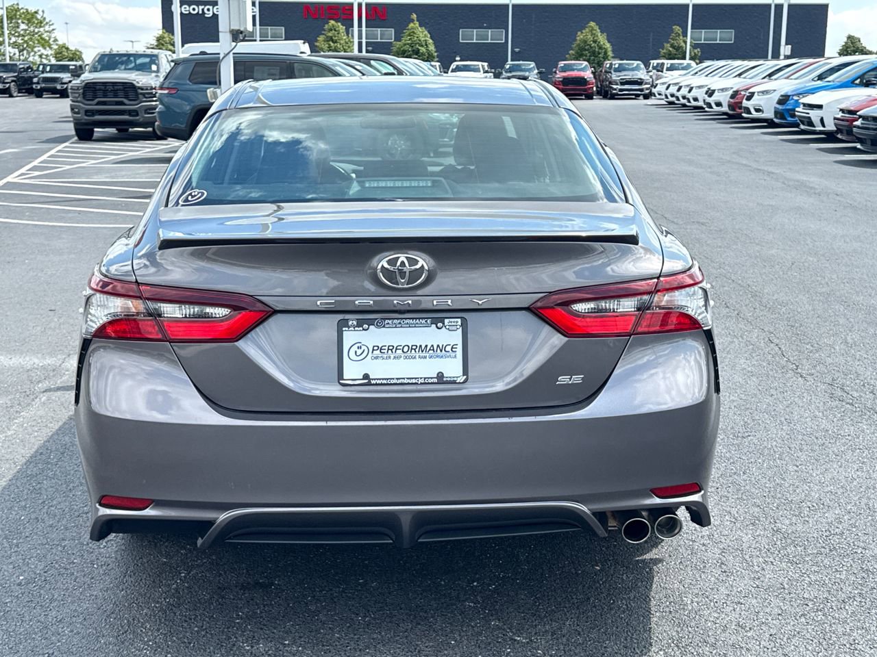 Used 2024 Toyota Camry SE FWD image 4
