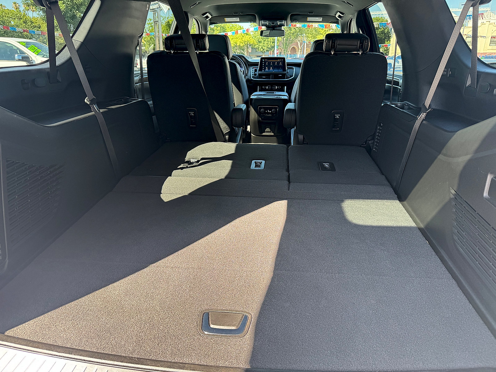 Used 2023 Chevrolet Suburban Premier RWD image 18