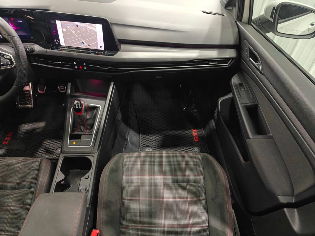 Used 2022 Volkswagen GTI SE image 25