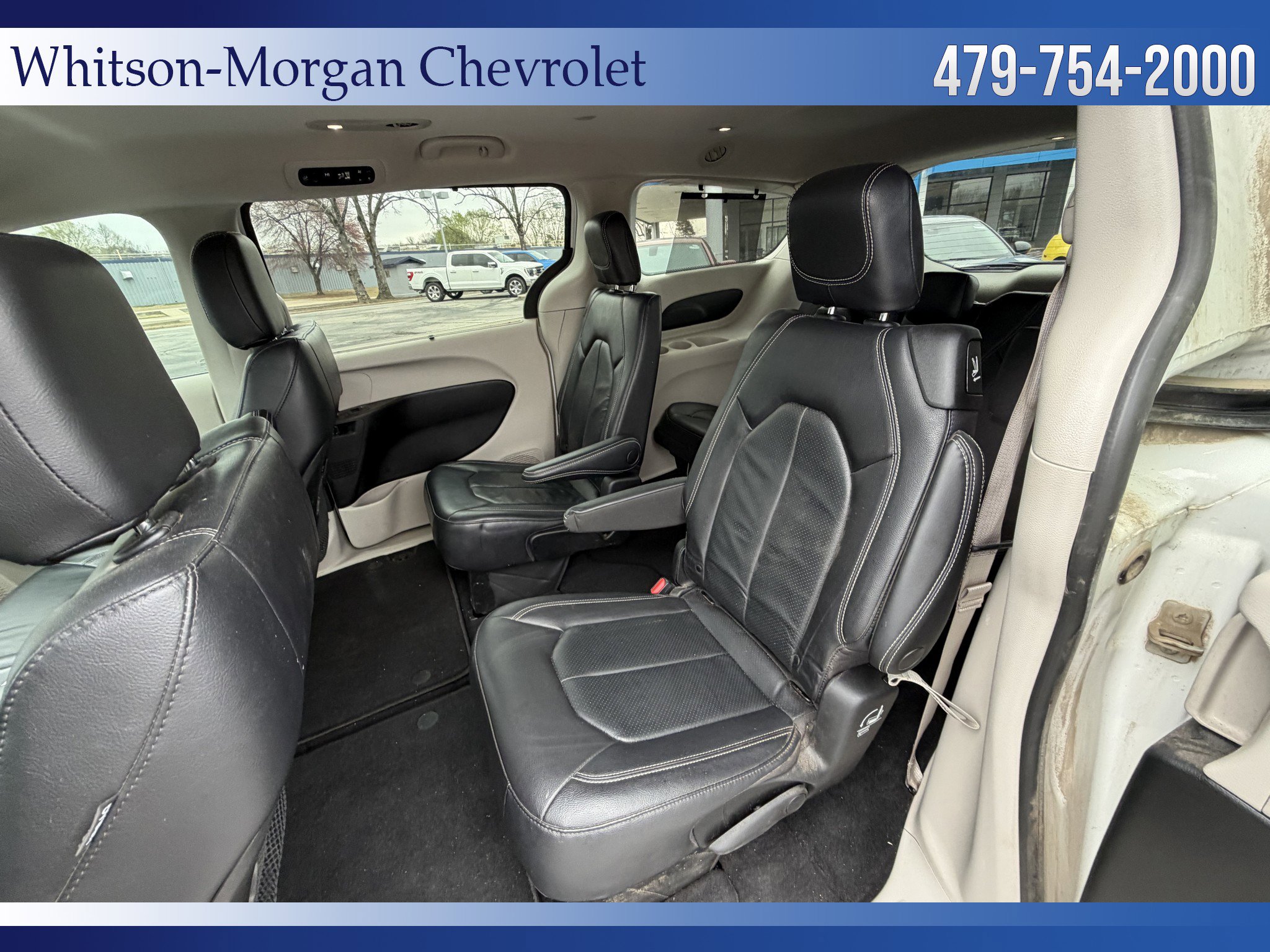 Used 2022 Chrysler Pacifica Touring-L image 39