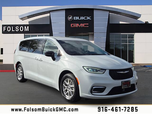 Used 2024 Chrysler Pacifica Touring-L FWD image 1