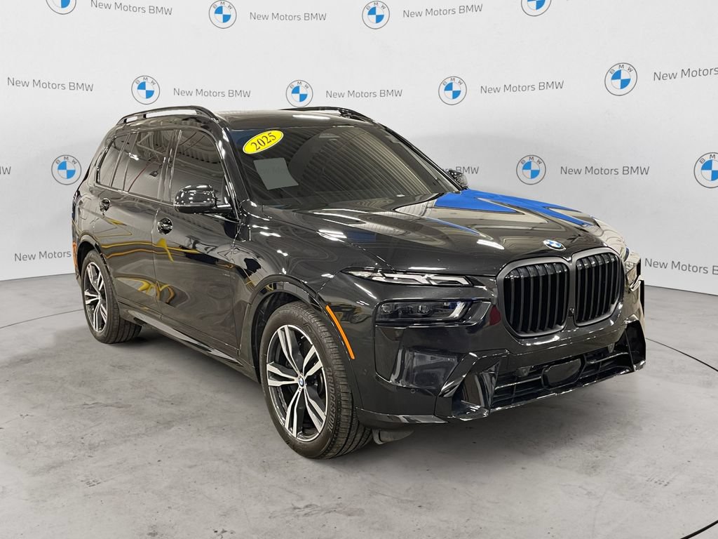 Used 2025 BMW X7 xDrive40i w/ M Sport Package AWD/4WD image 7