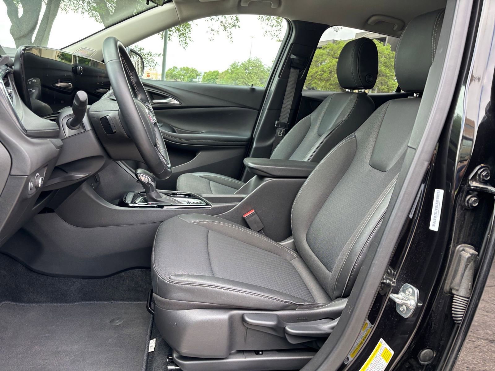 Used 2025 Buick Encore GX Preferred image 22