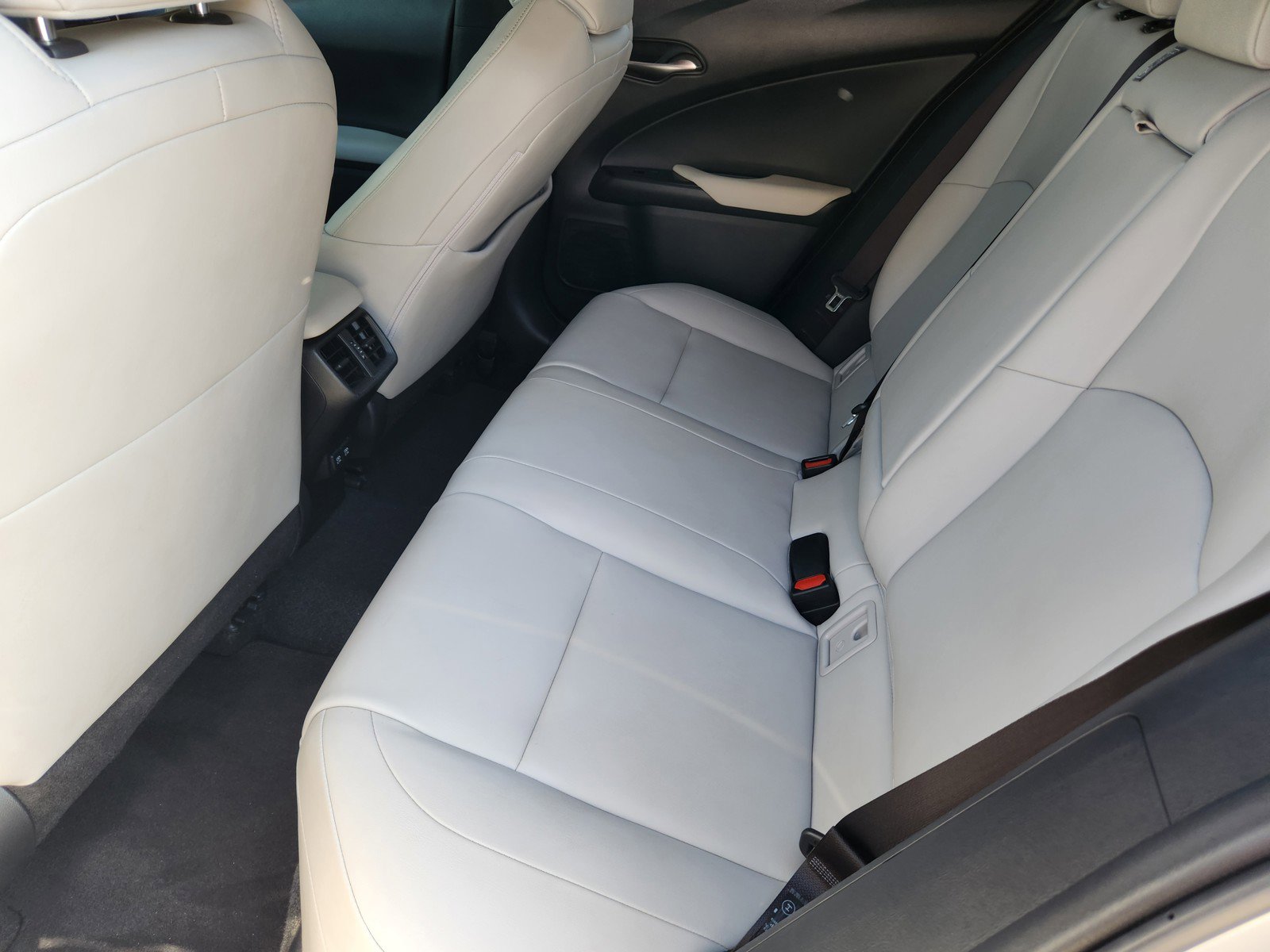 Used 2020 Lexus UX 200 w/ Accessory Package image 13