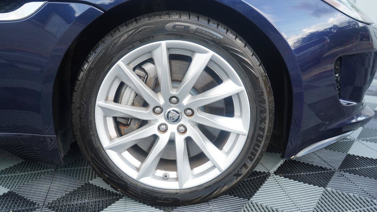 Used 2014 Jaguar F-TYPE Convertible RWD image 29