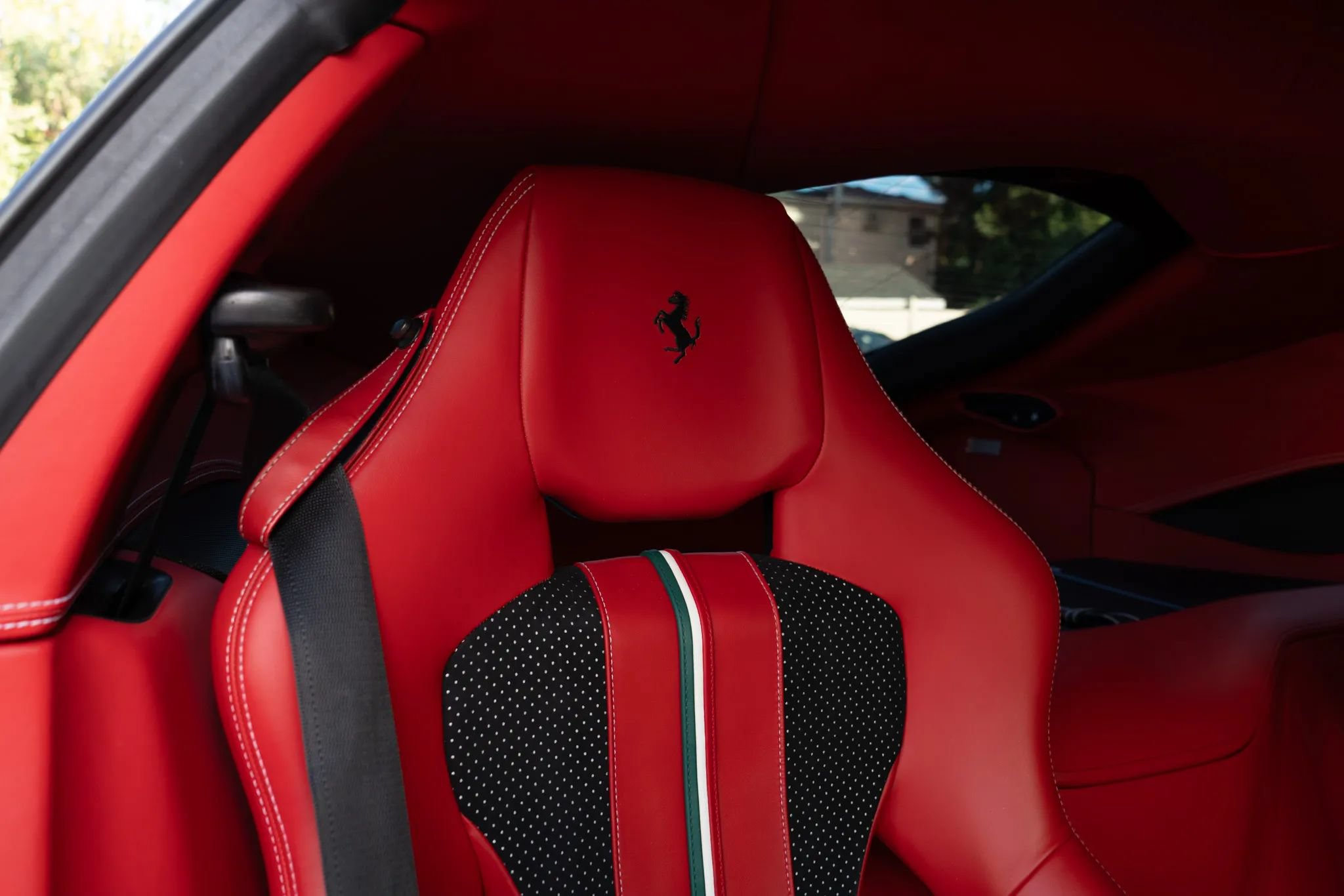 Used 2020 Ferrari 812 Superfast RWD image 26