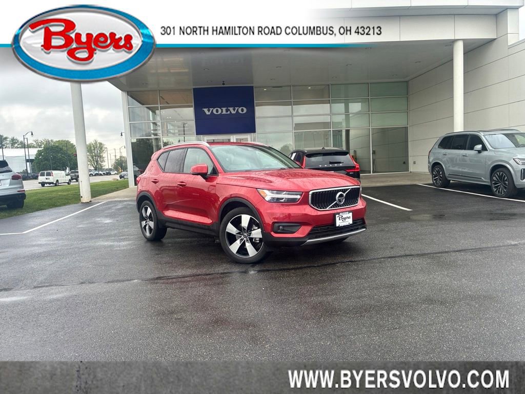 Used 2019 Volvo XC40 T5 Momentum