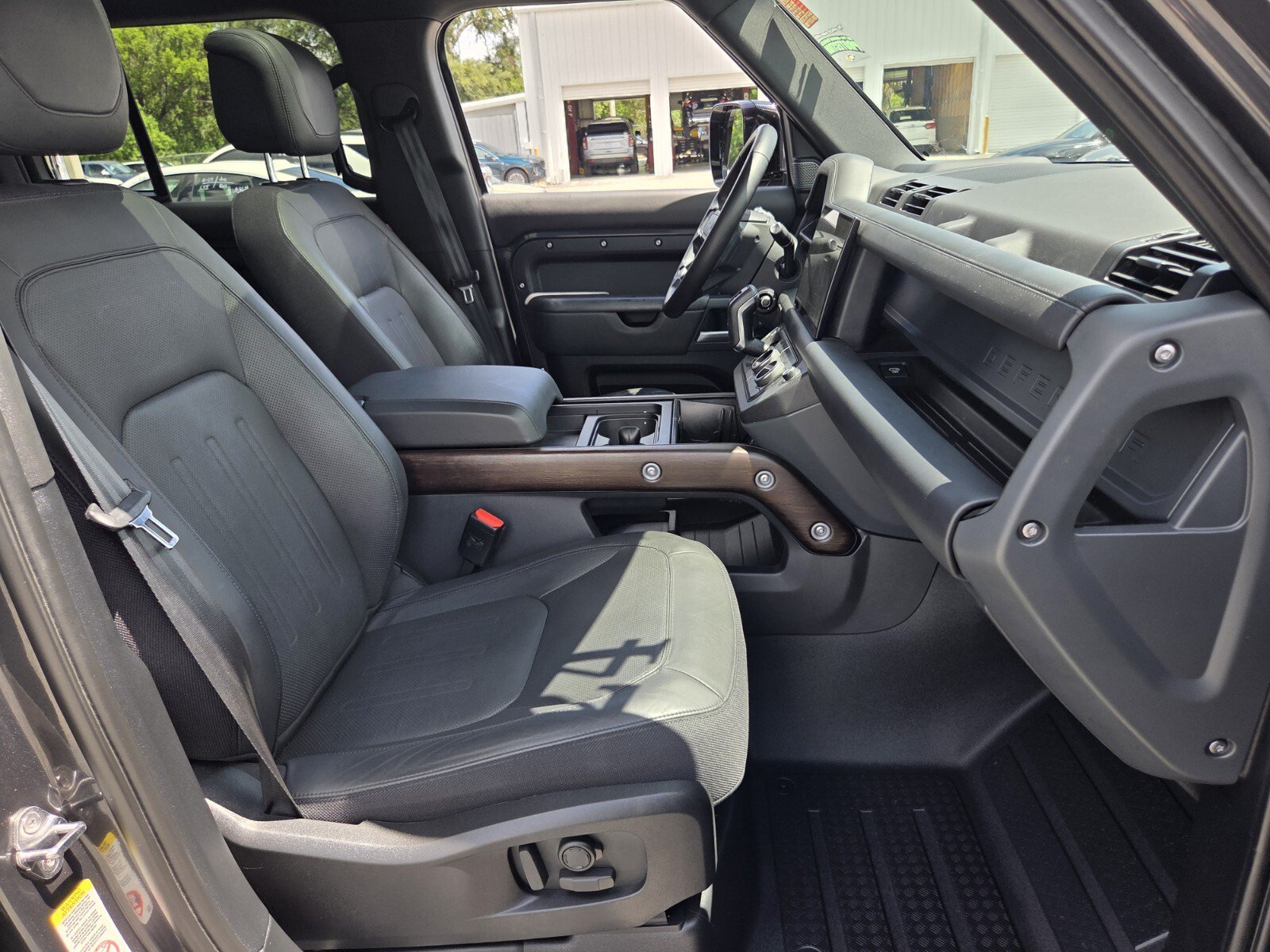 Used 2024 Land Rover Defender 110 X AWD/4WD image 17