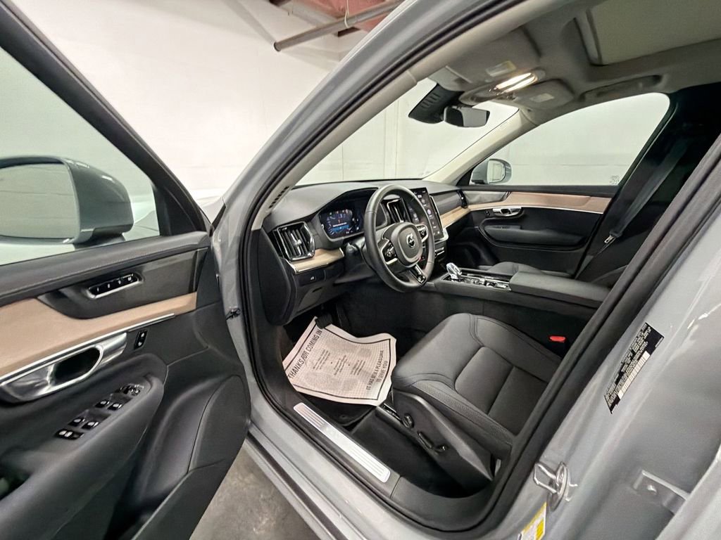 Used 2025 Volvo XC90 B6 Plus w/ Protection Package Premier image 10
