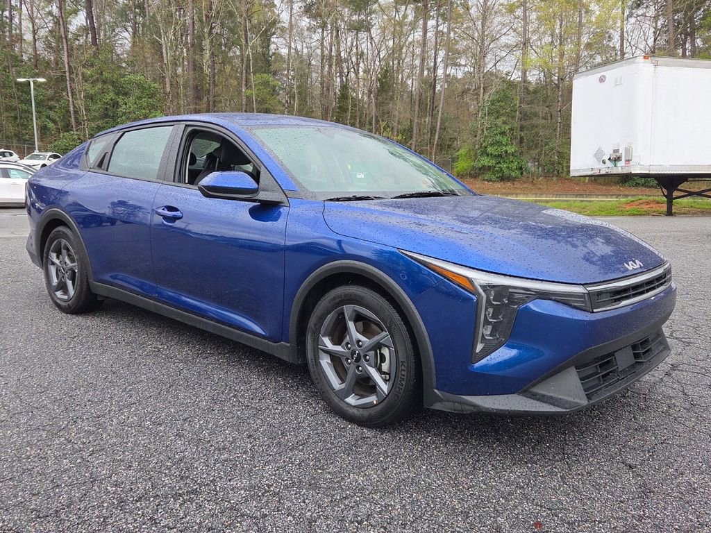 Used 2025 Kia K4 LXS image 1