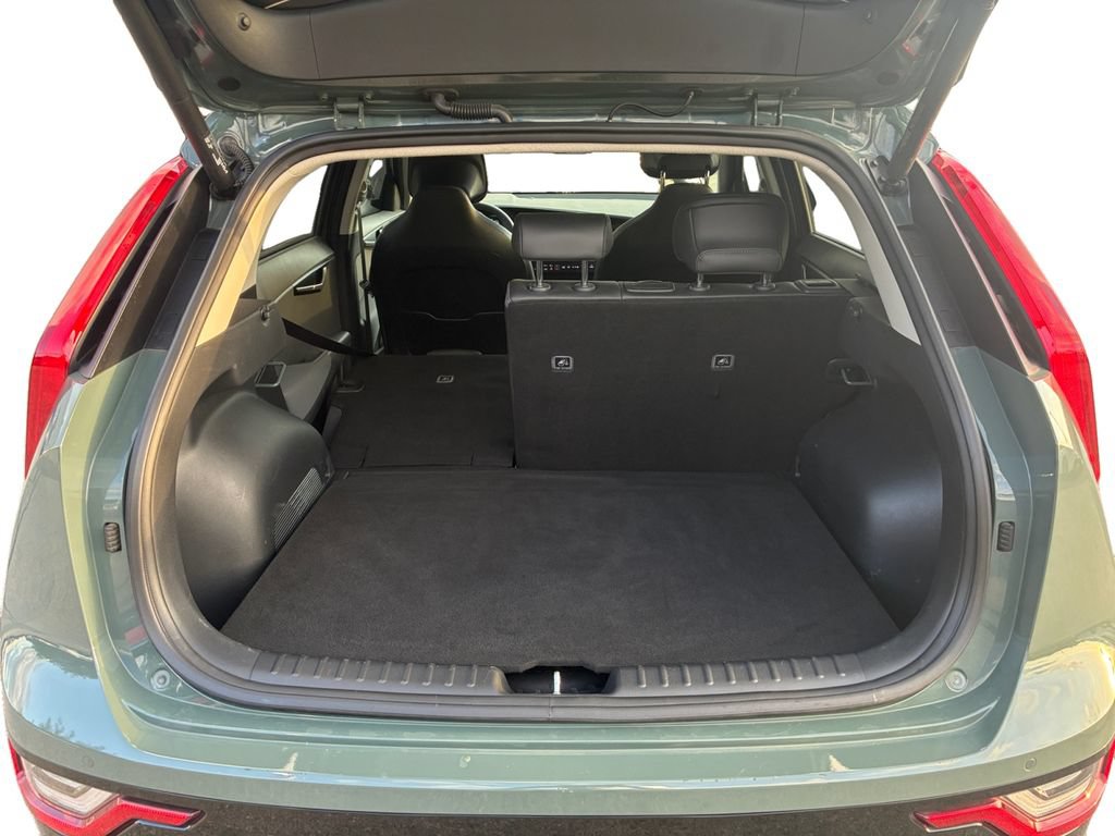 Used 2024 Kia Niro SX Touring FWD image 29