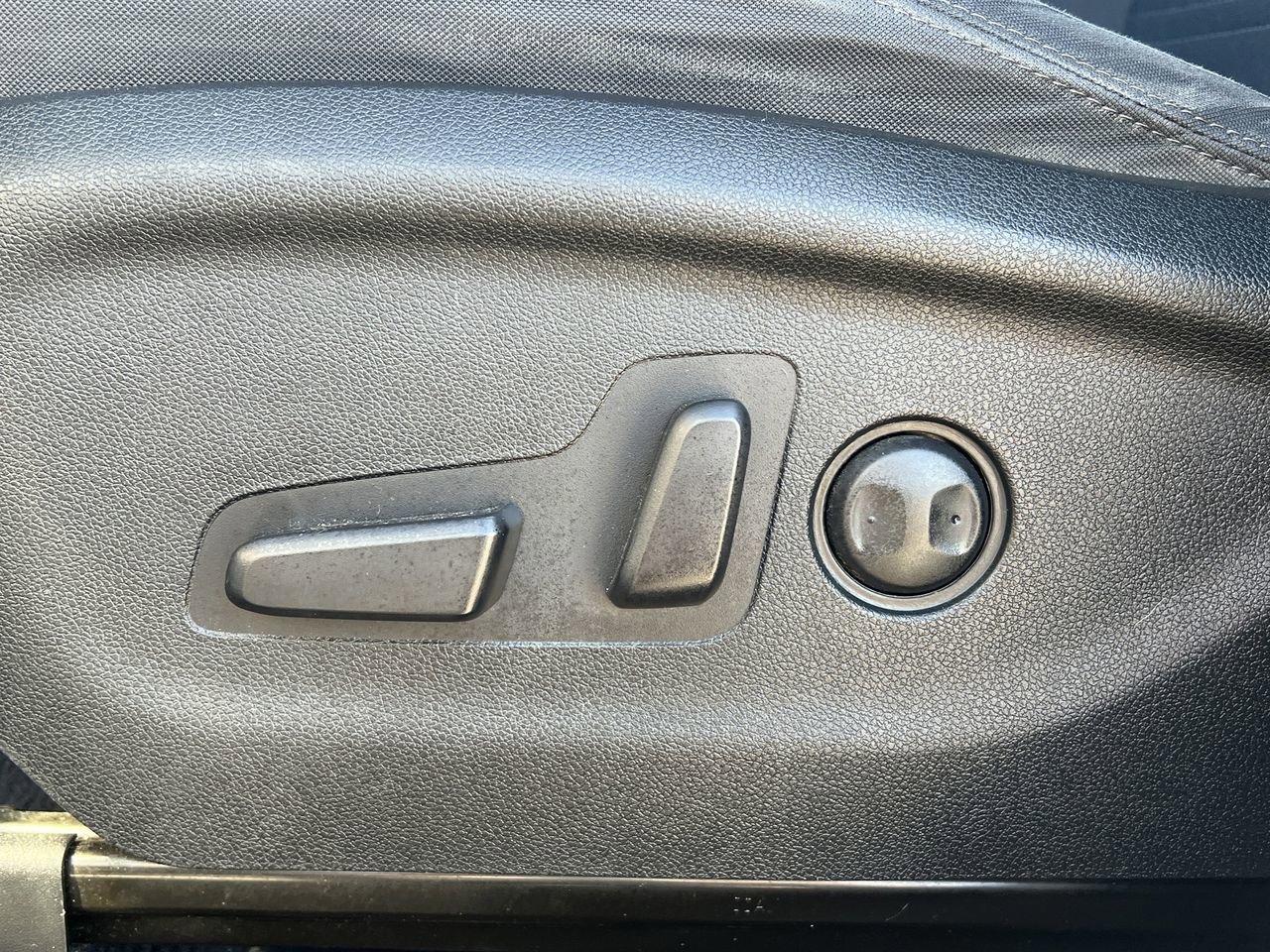 Used 2016 Kia Sorento LX w/ LX Convenience Package image 18