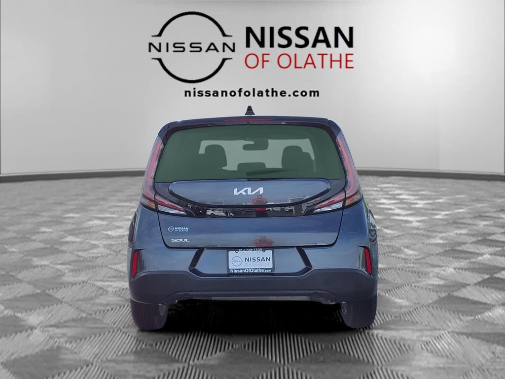 Used 2025 Kia Soul LX w/ LX Technology Package FWD image 25