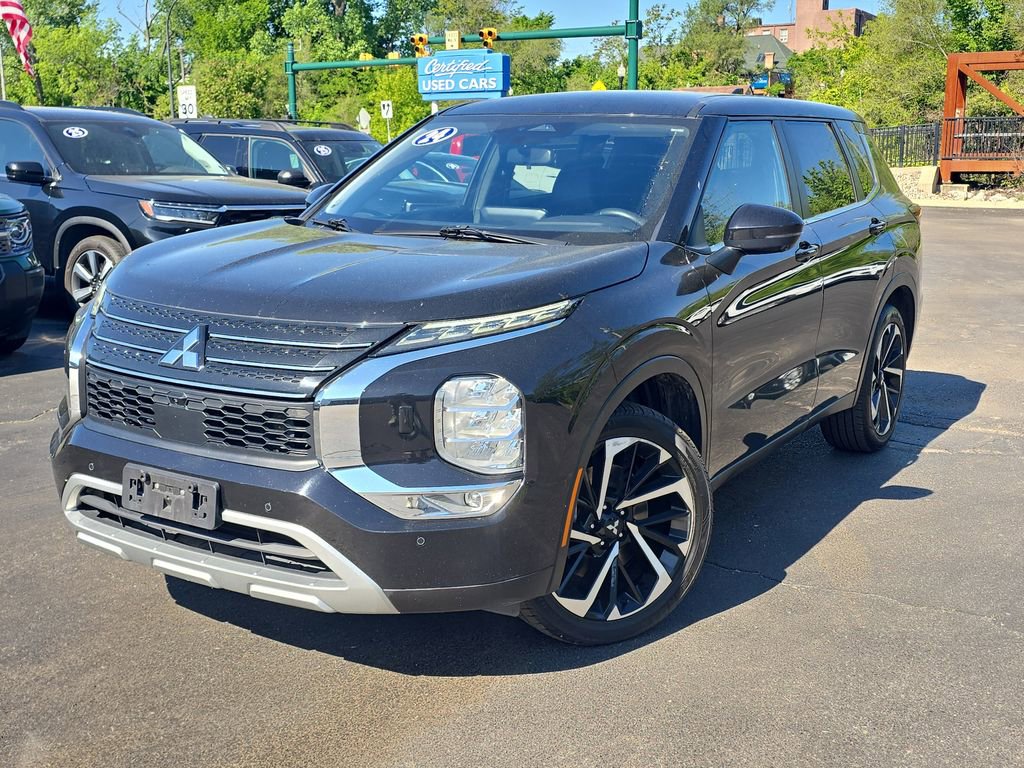 Used 2024 Mitsubishi Outlander SE Black Edition