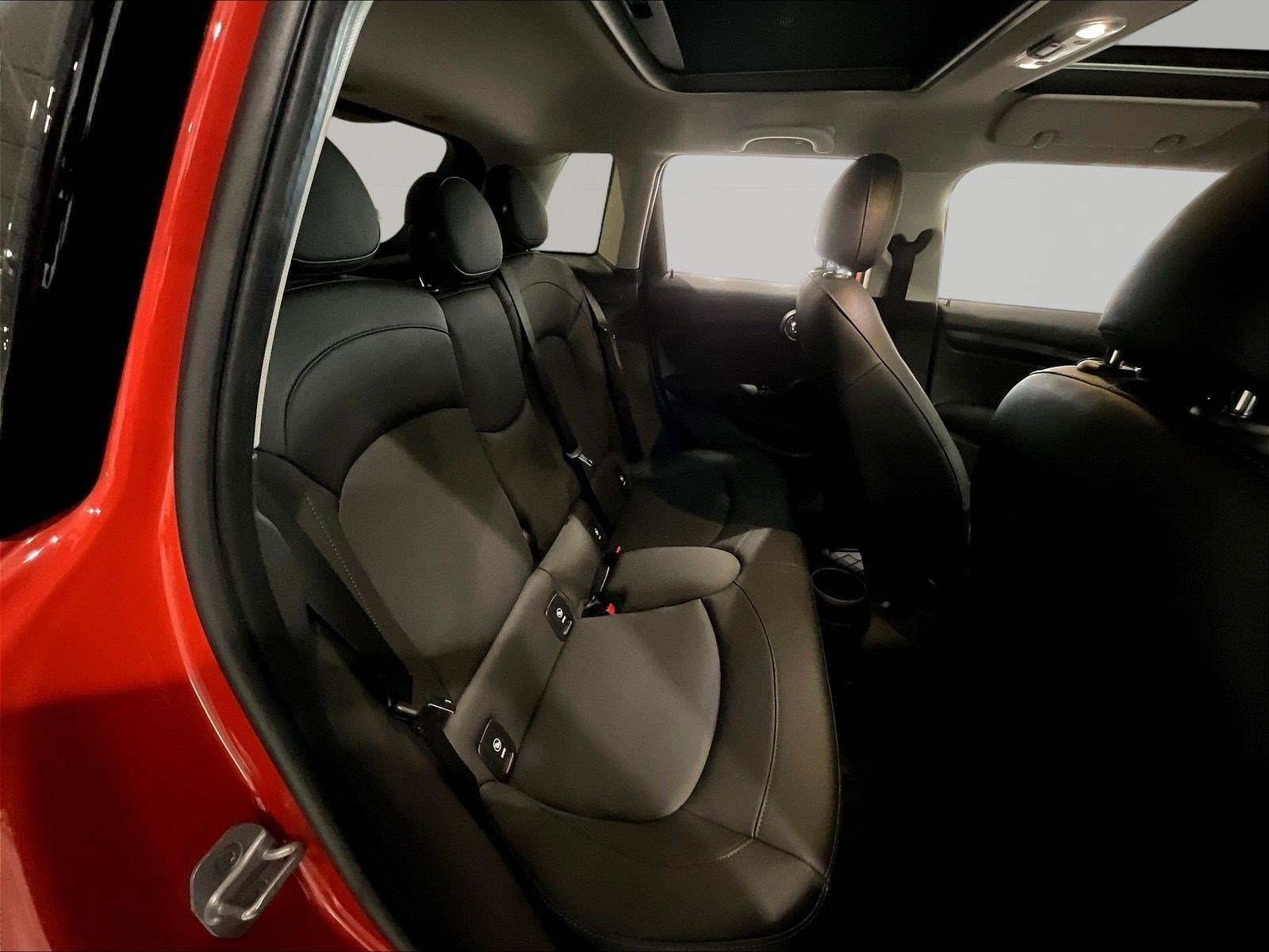 Used 2021 MINI Cooper 4-Door Hardtop FWD image 24